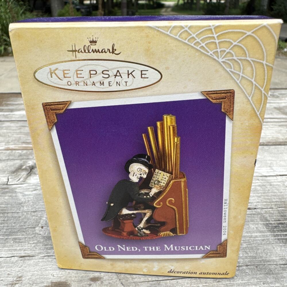 Hallmark Ornament Old Ned The Musician 2004 Halloween Skeleton Playing Piano